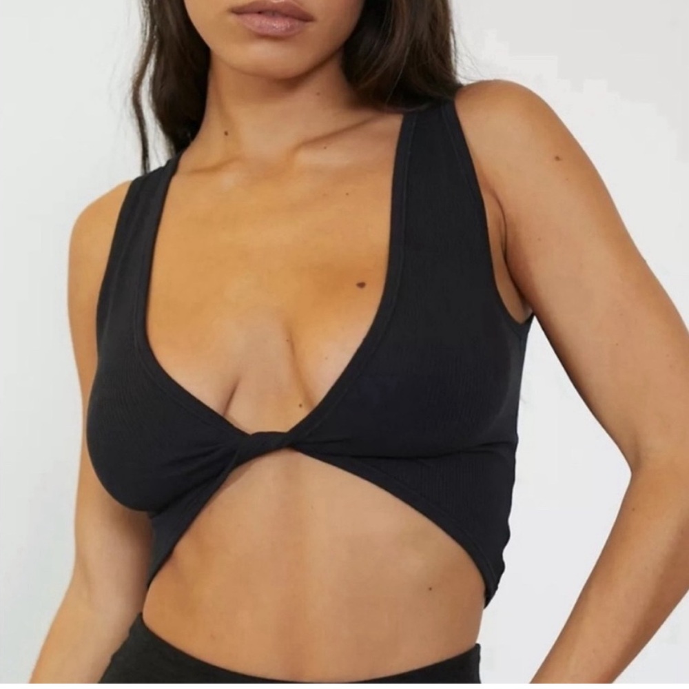 M/L Urban Outfitters Black Twist Front Cropped Top